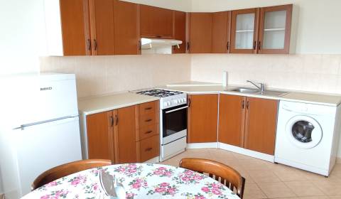 Na prenájom 1-izbový byt v Nových Zámkoch