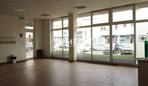 ZNÍŽENÁ CENA - Na prenájom - Lukratívny priestor v centre mesta Humenn