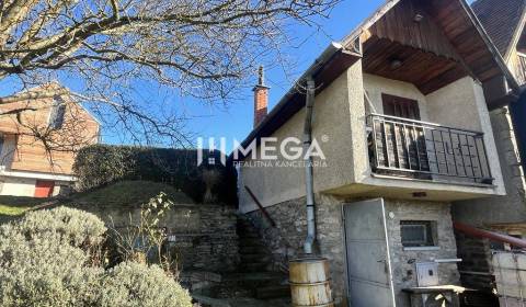 Na predaj chata s vinicou a 2 pivnicami, obec Viničky-Zajačí skok, okr