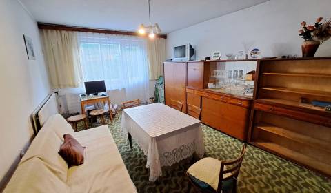 NOVÁ CENA!!!: 6 izbový rodinný dom, pozemok 612m2, Valaská Dubová