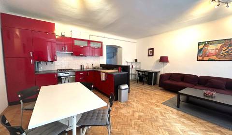 Prenájom veľký 2 izbový byt, Vazovova ulica, Bratislava I. Staré Mesto