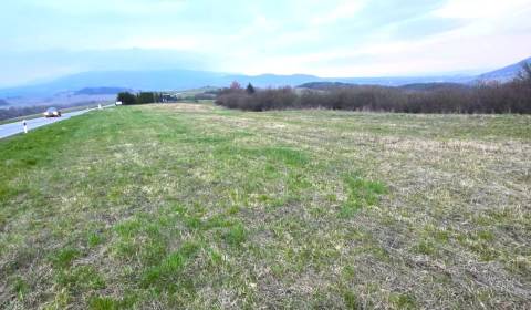 Pozemok Podhorany 1667m2, vhodný na výstavbu RD