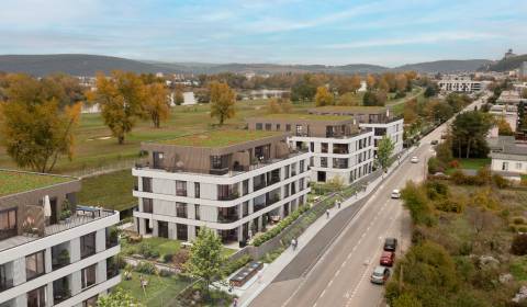 Rezidencia Karpatská (D.1E), 3i byt 87 m2, predzáhradka 138 m2