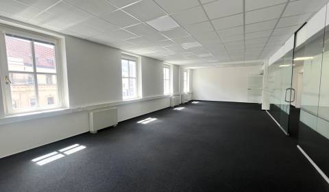 Prenájom kancelárskych priestorov v centre mesta,  239 m2