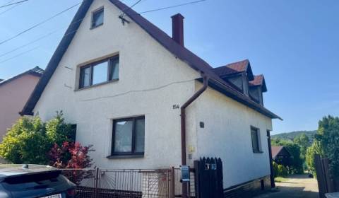 REZERVOVANÉ -  5-izbový Rodinný Dom - HORNÉ KOČKOVCE / Púchov