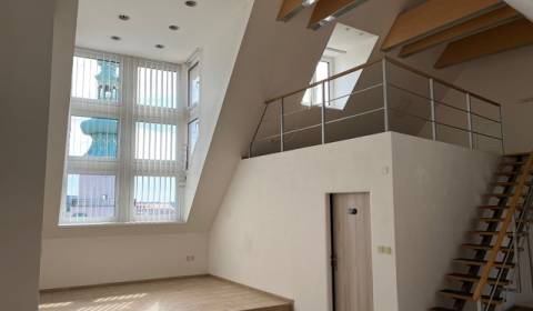 Kancelárske priestory na Župnom námestí na prenájom