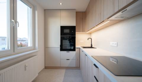 REZERVOVANÉ - kompletná rekonštrukcia - 3i byt 65 m2 - Nová Dubnica