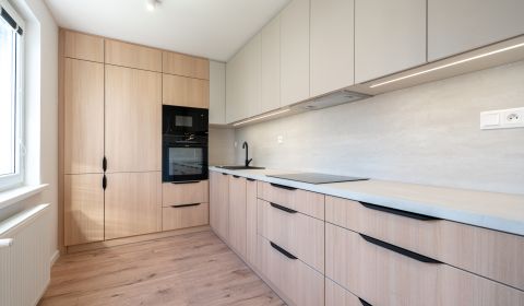 KOMPLETNÁ REKO. - 3i byt 67 m2 - Nová Dubnica