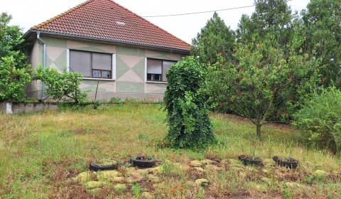 PREDAJ: Rodinný dom s pozemkom 3 400 m2 - SVÄTÝ PETER, okr. KN