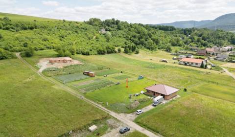 Slnečný stavebný pozemok v obci Jasenica - DOHODA NA CENE MOŽNÁ