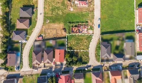 NOVÁ CENA! Pozemok v novovybudovanej lokalite so stavebným povolením