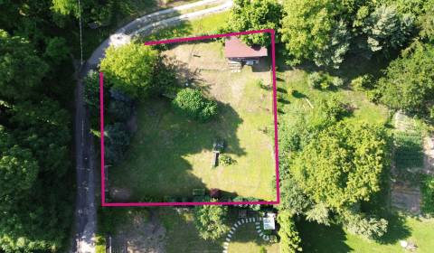 SVINICA - Pekný stavebný pozemok 612 m2, VŠETKY inžinierske siete