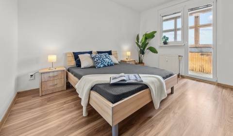 PRIESTRANNÝ A SLNEČNÝ 3-IZB. BYT, LOGGIA, PIVNICA, NA PASEKÁCH - RAČA