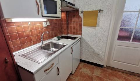 REZERVOVANÉ Prenájom 1,5 Izb.bytu Mozartova_Staré Mesto