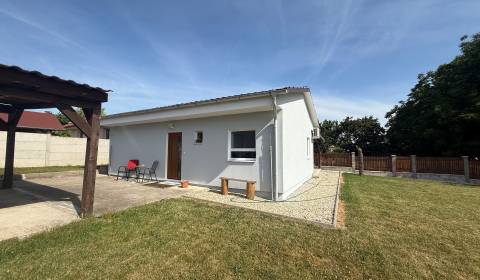 Slnečná novostavba v krásnom prostredí Malé Ripňany 790m2
