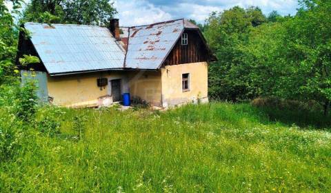Chalupa s väčším pozemkom na lazoch Lysá pod Makytou na predaj