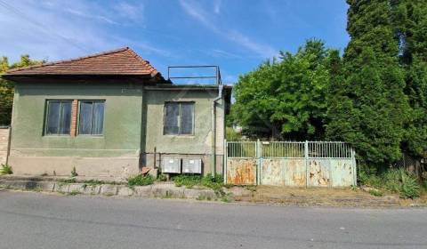 Znížená cena - Vidiecky dom v Zlatne pod Tribečským pohorím na predaj