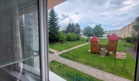 Na predaj veľký 3,5 izbový byt Banská Bystrica, Strážovská 4