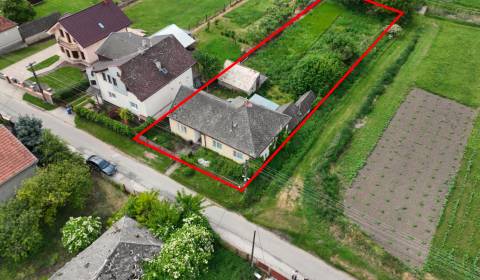 Dulovce - RODINNÝ DOM so 700 m2 POZEMKOM