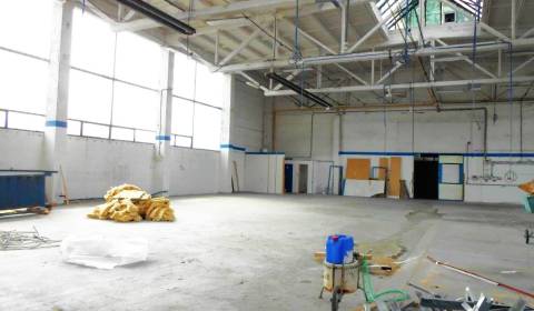 Obchodno-skladový areál v Šamoríne