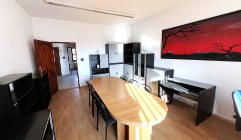 Administratívne a prevádzkové priestory Žilina