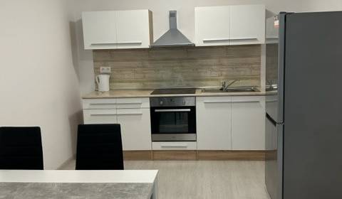 Na prenájom nový 2 izbový zariadený byt s parkingom Pezinok 700,- Eur