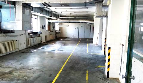 Prenájom priestorov v administratívno-skladovej budove, Trnávka