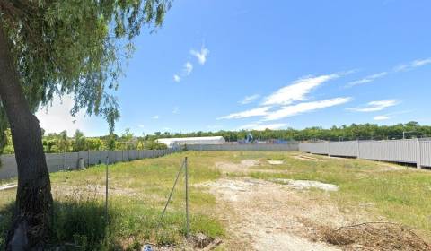 Pozemok v komerčnej zóne Nitra - príjazd od R1