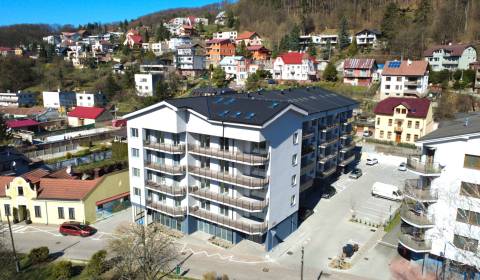 Nový dvojizbový byt s obrovským balkónom - Trenčianske Teplice!