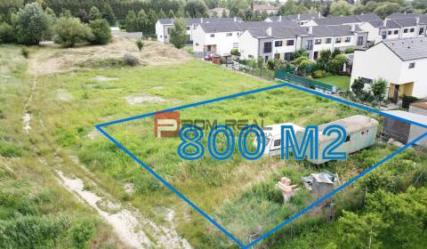 Rovinatý pozemok 800 m2 za dobrú cenu Marianka