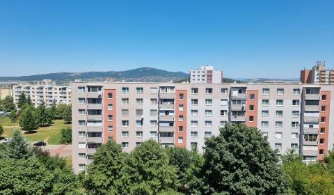 PREDAJ- Priestranný 2 izbový byt s krásnym výhľadom - Nitra, Klokočina