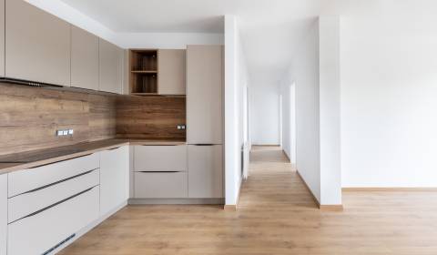 PRENAJOM | 3 Izbový byt + Loggia + Parking. PROMENADA LIVING PARK