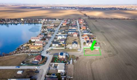  Stavebný pozemok pri jazere Nové Košariská 