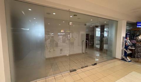 Prenájom obchodného priestoru v OD Prior v širšom centre Popradu