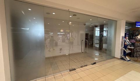 Prenájom obchodného priestoru v OD Prior v širšom centre Popradu