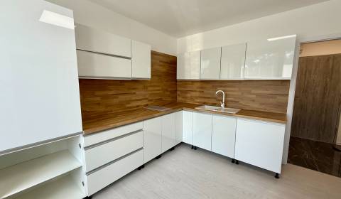 NA PRENÁJOM KRÁSNY 1-  IZB. BYT s BALKÓNOM, SENICA 