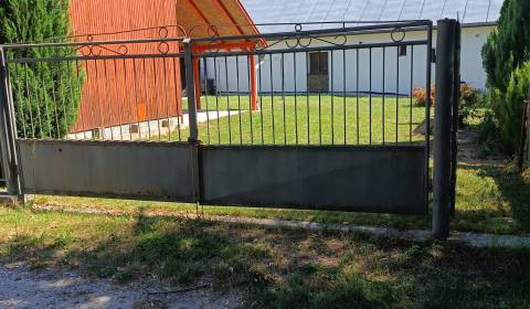 Chata s terasou a garážou TUŽINA okres Prievidza