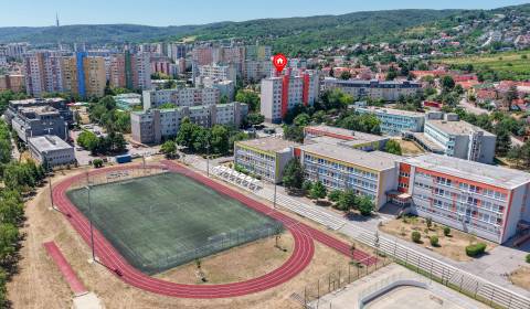 TBILISKÁ, rodinný 3-i byt, 71 m2 – obklopený zeleňou – KLIMATIZOVANÝ