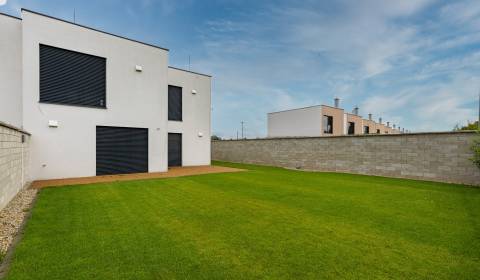 Skvelý, moderný 4i RD 117m2, veľká záhrada, parking, top lokalita