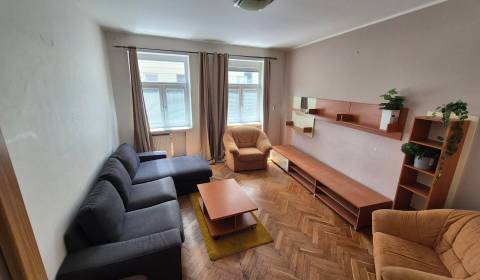 29. augusta - prenájom 3 izbového bytu v centre mesta