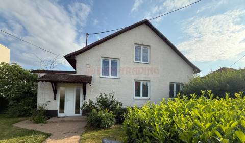 4 izb.podpivničený RD s garážou, ÚP 150m2, pozemok 1629m2 – Poľovnícka