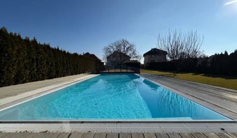 NA PREDAJ 300m2 dom, 20á pozemok, bazén Nitra - Vinodol
