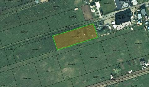 Pozemok na výstavbu RD 879 m², ŽUPČANY
