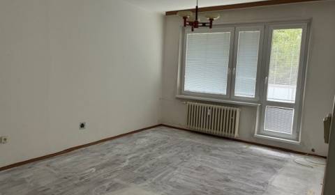 Predám 2 izbový byt Dubnica nad Váhom, pod Kaštieľom