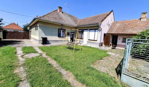 5 IZB. RD NA SLNEČNOM ROZĽAHLOM POZEMKU O VÝMERE 1865 M2 - ČIERNA VODA
