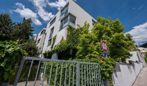 Exkluzívny 3 izbový byt, ul.Timravina, 147 m2, výhľad, parkovanie,BAI