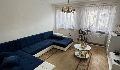 Napredaj byt v Sahach