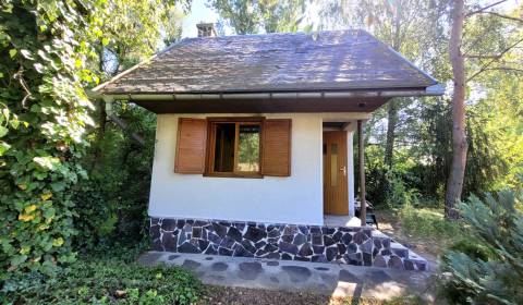 PREDAJ:Záhrada s chatkou Uľany nad Žitavou 401m2;Cena v RK