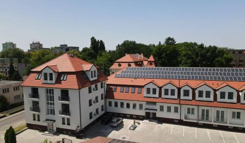 NOVÝ 1 -IZB. BYT s BALKÓNOM, PARKING, SENICA, SADOVÁ UL.