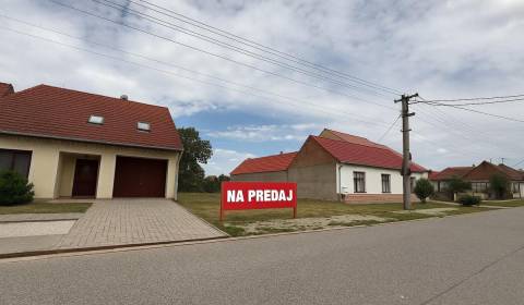 Pozemok s výborným prístupom – pokojné bývanie v Košolnej